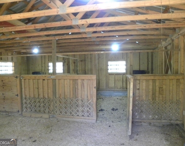 153 Will Zoellner Lane - Photo Thumbnail 26