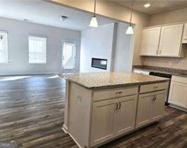265 Dupont Drive - Photo Thumbnail 2