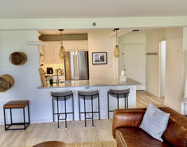620 Peachtree Street Ne - Photo Thumbnail 3