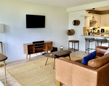 620 Peachtree Street Ne - Photo Thumbnail 4
