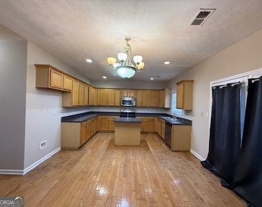 509 Bruin Court - Photo Thumbnail 2