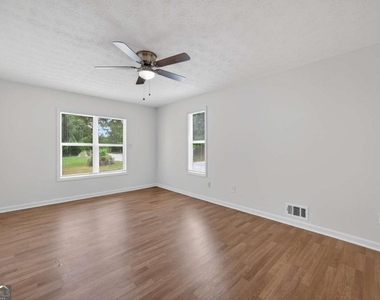 6898 Babbling Brook Drive - Photo Thumbnail 10
