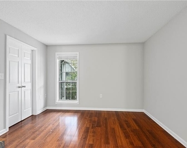 640 Granville Court - Photo Thumbnail 18