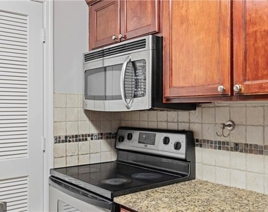 640 Granville Court - Photo Thumbnail 14