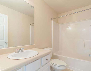 4247 Youngstown Circle - Photo Thumbnail 10