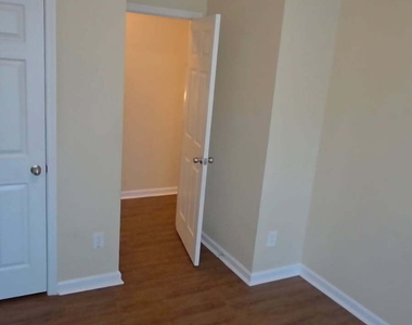 4247 Youngstown Circle - Photo Thumbnail 8