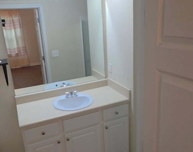 4247 Youngstown Circle - Photo Thumbnail 14