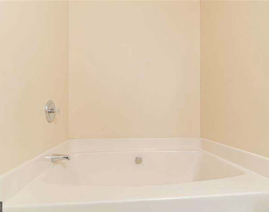 4247 Youngstown Circle - Photo Thumbnail 15