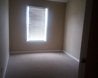 8630 Thomas Road - Photo Thumbnail 14