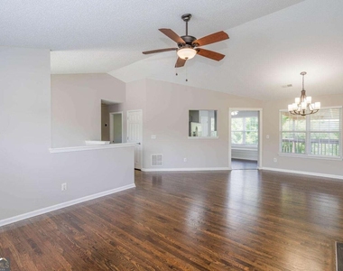 3272 Peach Court Nw - Photo Thumbnail 6
