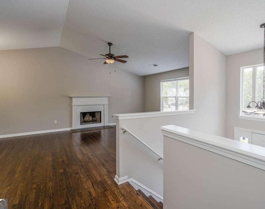 3272 Peach Court Nw - Photo Thumbnail 2