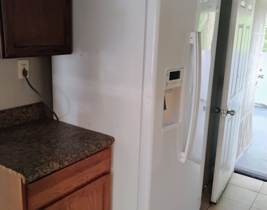 853 Haven Street Se - Photo Thumbnail 2