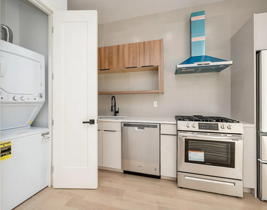 582 East 138th Street - Photo Thumbnail 5