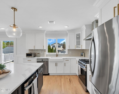 558 Central Avenue - Photo Thumbnail 8