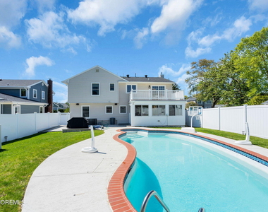 558 Central Avenue - Photo Thumbnail 31