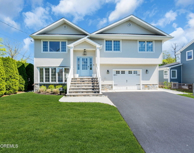 558 Central Avenue - Photo Thumbnail 2