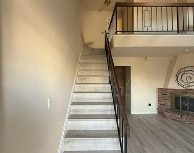 25 Meadow Avenue - Photo Thumbnail 11