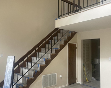 25 Meadow Avenue - Photo Thumbnail 10