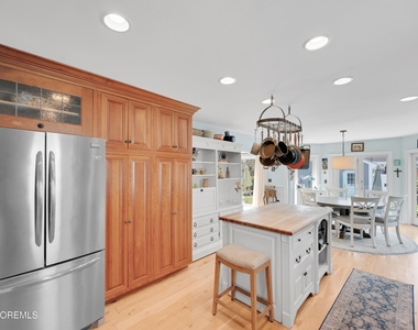 200 Beacon Boulevard - Photo Thumbnail 8
