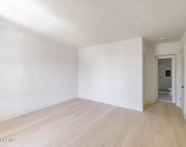 9 Wharf Avenue - Photo Thumbnail 6