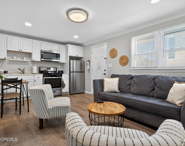 32 Franklin Avenue - Photo Thumbnail 1