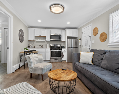 32 Franklin Avenue - Photo Thumbnail 2