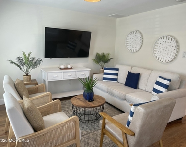 32 Franklin Avenue - Photo Thumbnail 4