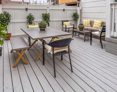 32 Franklin Avenue - Photo Thumbnail 12