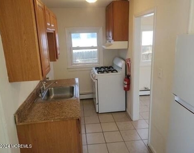 235 Bay Avenue - Photo Thumbnail 6