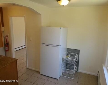 235 Bay Avenue - Photo Thumbnail 5