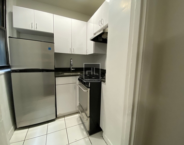 East 46 Street - Photo Thumbnail 1