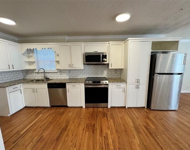 3727 Meredith Avenue - Photo Thumbnail 5
