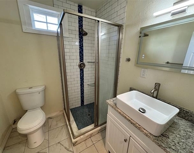 3727 Meredith Avenue - Photo Thumbnail 13