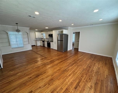 3727 Meredith Avenue - Photo Thumbnail 1