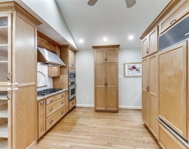 2901 Amherst Avenue - Photo Thumbnail 6