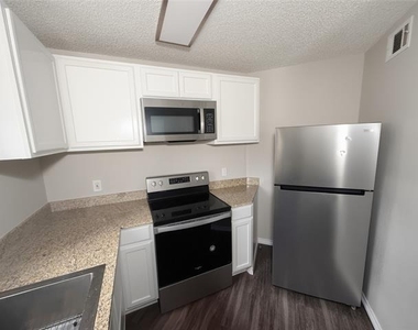 1900 W Taylor Street - Photo Thumbnail 5