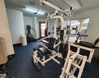 4800 W Lovers Lane - Photo Thumbnail 17