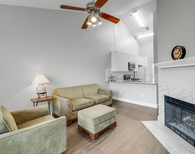 4800 W Lovers Lane - Photo Thumbnail 3