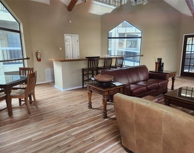 4800 W Lovers Lane - Photo Thumbnail 15