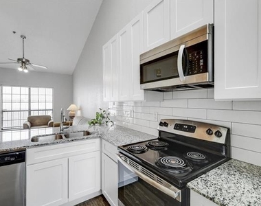 4800 W Lovers Lane - Photo Thumbnail 4