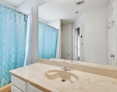 4800 W Lovers Lane - Photo Thumbnail 8