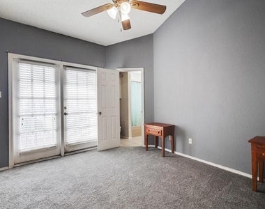 4800 W Lovers Lane - Photo Thumbnail 7