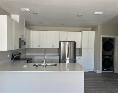405 Richlands Way - Photo Thumbnail 3