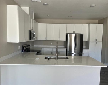 405 Richlands Way - Photo Thumbnail 4