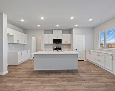 4025 Lecroy Court - Photo Thumbnail 7