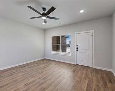 4025 Lecroy Court - Photo Thumbnail 3