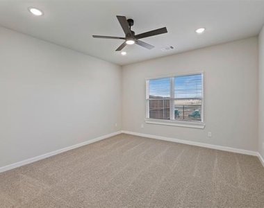 4025 Lecroy Court - Photo Thumbnail 11