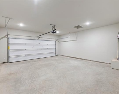 4025 Lecroy Court - Photo Thumbnail 18