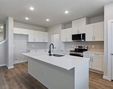 4025 Lecroy Court - Photo Thumbnail 8