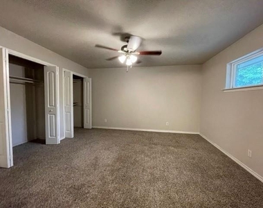 1017 Mullins Street - Photo Thumbnail 15